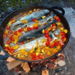 Patelnia żeliwna 40 cm z dwoma uchwytami